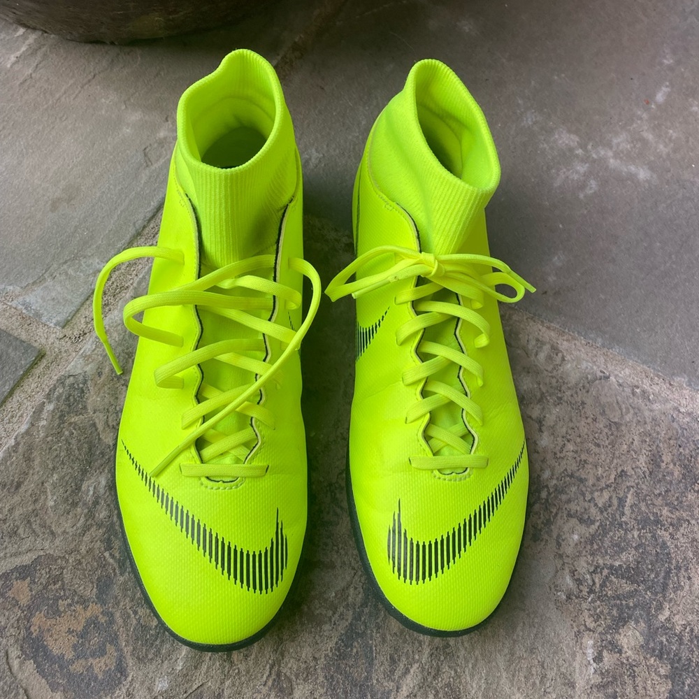 Mercurial Nike Indoor Soccer Shoes, 11.5 US, excellent condition